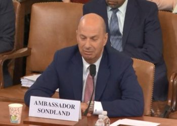 Azil soruşturmasında Kongre’ye ifade veren ABD’nin AB Büyükelçisi Sondland görevden alındı