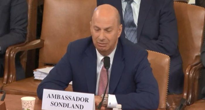 Azil soruşturmasında Kongre’ye ifade veren ABD’nin AB Büyükelçisi Sondland görevden alındı