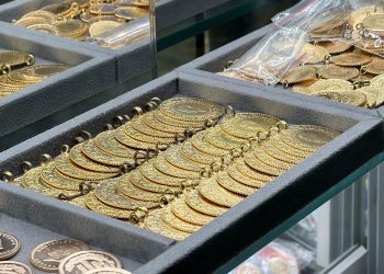 Banka iflaslarıyla hareketlenen altın için panik satışı uyarısı: ‘Düşüşler korkutmasın’