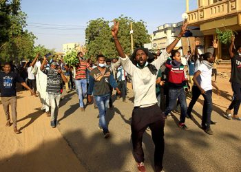 Beşir gitti, kriz devam ediyor: Sudan’da halk, ekmek ve yakıt krizini protesto etti