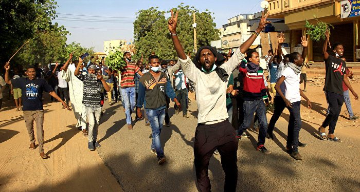 Beşir gitti, kriz devam ediyor: Sudan’da halk, ekmek ve yakıt krizini protesto etti