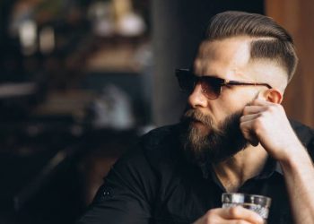 Çekici insanların zengin olma ihtimali daha yüksek: Çekici erkekler mi yoksa kadınlar mı daha fazla para kazanıyor?