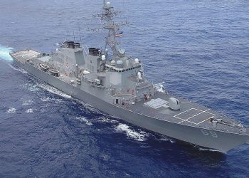 Çin: ABD savaş gemisi izinsiz karasularımıza girdi