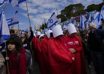 Damızlık Kızın Öyküsü’nün İsrail’deki protestoların simgesi haline gelmesine yazarı da şaşırdı
