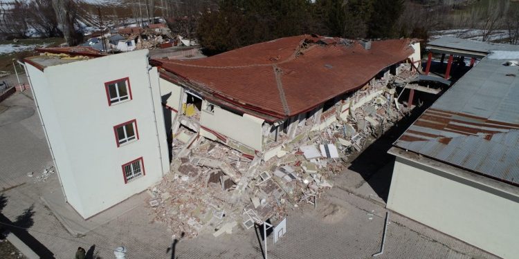 Deprem bölgesinde okullar açılıyor mu? Deprem kentlerinde eğitim hangi tarihte başlıyor? Adıyaman, Malatya, Hatay, Kahramanmaraş