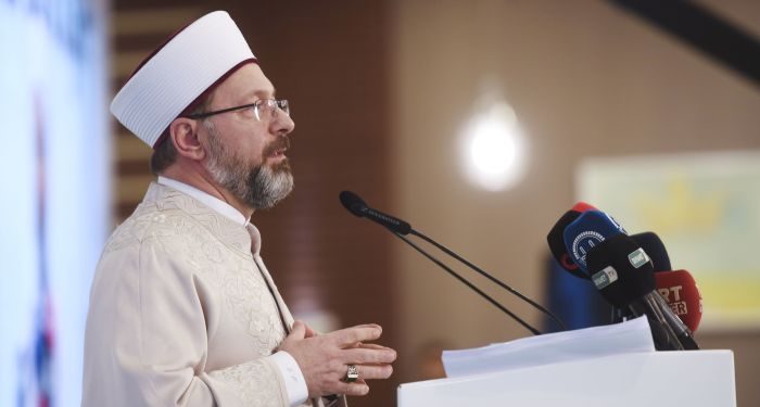 Diyanet İşleri Başkanı Erbaş: Ayet ve hadislerle ilgili konuşanları hassas davranmaya davet ediyorum