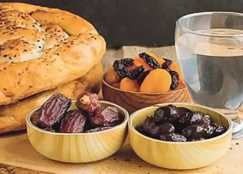 Diyanet, orucu bozan ve bozmayan şeyleri açıkladı… Unutarak yemek orucu bozar mı? Nikotin bandı orucu bozar mı?