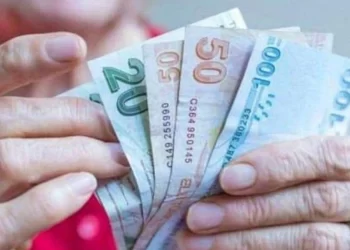 Emekliye damlalıkla bayram ikramiyesi