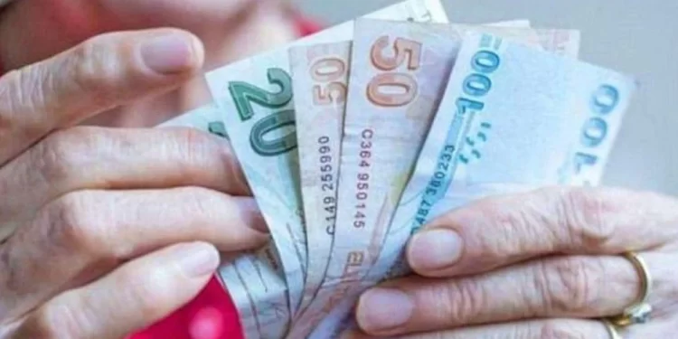 Emekliye damlalıkla bayram ikramiyesi
