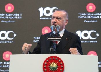 Erdoğan: Bayrağımıza uzanan elleri kırmaya hazır mıyız?