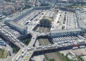 Esenler Otogarı’nın son durumu korkuttu… 
 ‘Demir sıklığı deprem yönetmeliğine uygun değil’