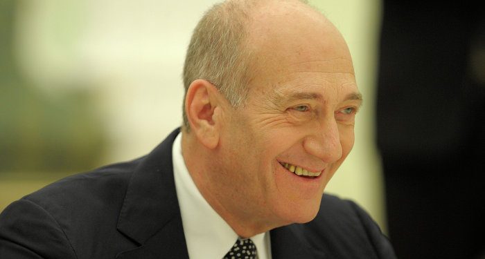 Eski İsrail Başbakanı Olmert’ten Mahmud Abbas’a destek: Muhatap alabileceğimiz tek ortak o