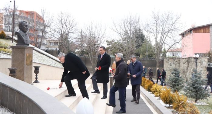 Eski Rus Büyükelçi Andrey Karlov, Rusya Diplomasi Çalışanları Günü’nde Ankara’da anıldı