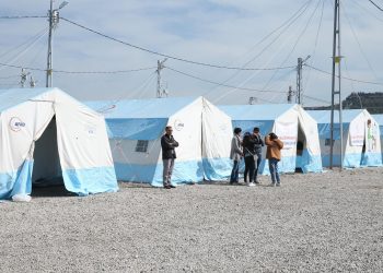 Fransa’da tır şoförlüğü yapan Zengin: Depremi duyunca 4 bin 400 kilometre yol yaparak bölgeye gittim
