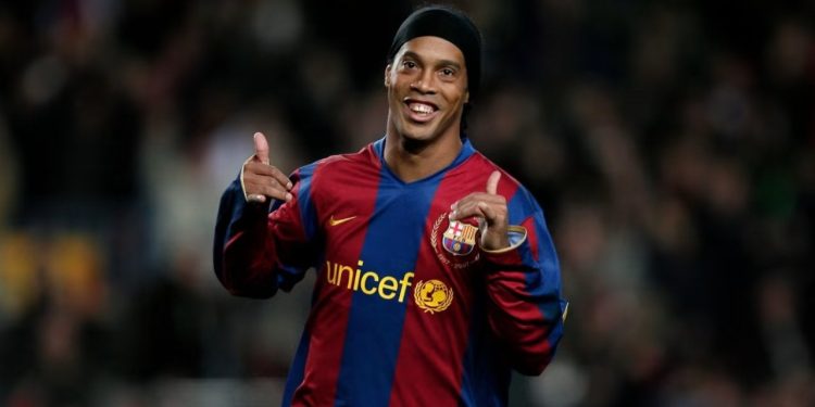 Futbol efsanesi Ronaldinho İstanbul’da