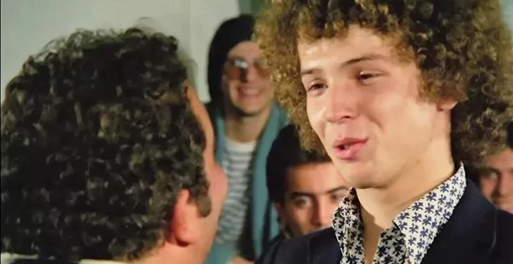 Hababam Sınıfı’nın Kıvırcık Ömer’ini görenler tanıyamadı!Hababam Sınıfı Kıvırcık Ömeri oyunculuğu bıraktı bakın şimdi ne yapıyor