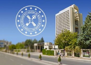 Hazine bir yılda öngördüğü borçlanmanın yarısını şimdiden yaptı