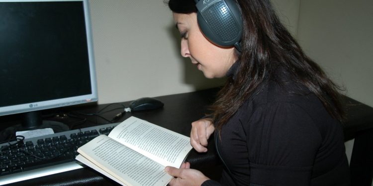 Kadıköy Belediyesi’nden “Evde Kal Kitaplara Ses Ver” çağrısı