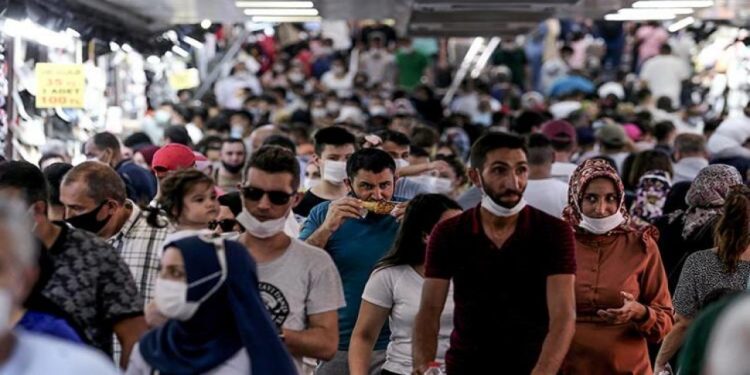 Koronavirüs tedbirlerinde ‘ihbar’ ve ‘meydanlara kota’ dönemi