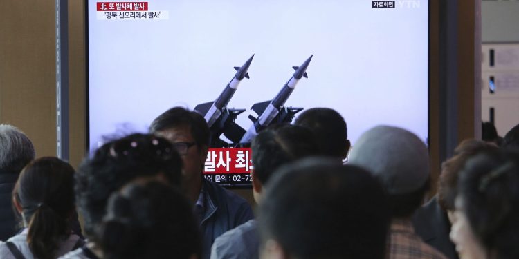 Kuzey Kore nükleer karşı saldırı tatbikatı yaptı