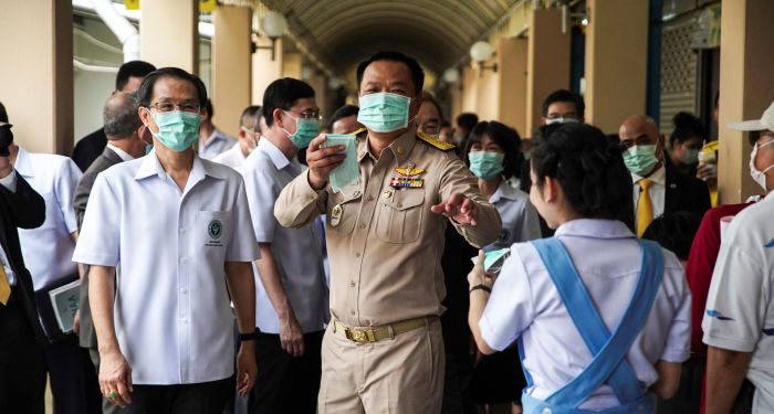 ‘Maske takmayan batılı turistler ülkeden kovulmalı’ diyen Tayland Sağlık Bakanı özür diledi