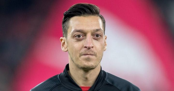 Mesut Özil’den flaş karar: Futbolu bıraktı