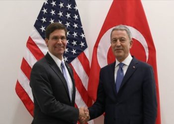 Milli Savunma Bakanı Akar, NATO Karargahı’nda ABD’li mevkidaşı Esper ile görüştü