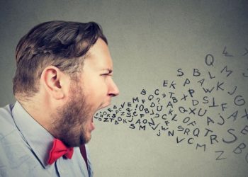 Oruçluyken küfür etmek orucu bozar mı? Oruçluyken küfür etmek günah mı, yanlışlıkla küfür edersek ne olur?