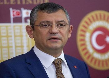 Özgür Özel: Maalesef bu ülke ilk kez partili bir Genel Kurmay Başkanı ile tanıştı