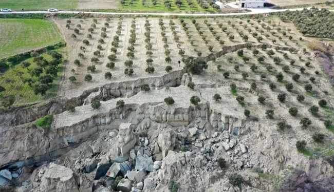Prof. Ahmet Ercan: Türkiye’de yüzlerce gizli kırık var. Bu nedenle, kimi zaman ‘Yeni bir kırık bulundu’ denir” dedi.