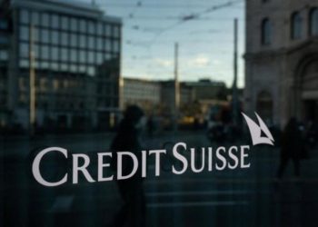 Rakibi UBS’e devredilecek olan Credit Suisse, çalışanlarının maaşını ödemeye devam edecek