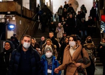 Rusya’nın Çin sınırındaki kentinde koronavirüse karşı maske takma zorunluluğu 