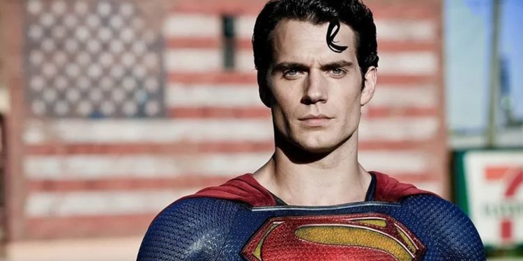 ‘Superman’ Henry Cavill yeni filmi için Antalya’da