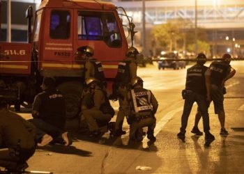 Tayland medyası: Saldırgan 9 saattir bulunduğu alışveriş merkezinden kaçtı