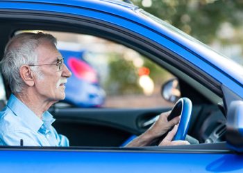 Uzun boylu erkeklerde demans riskinin düşük olduğu tespit edildi