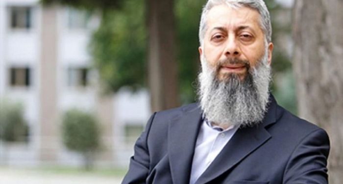 Yıldız Teknik Üniversitesi’ndeki kadın öğrencilerden eylem çağrısı: Bedri Gencer bizim hocamız olamaz