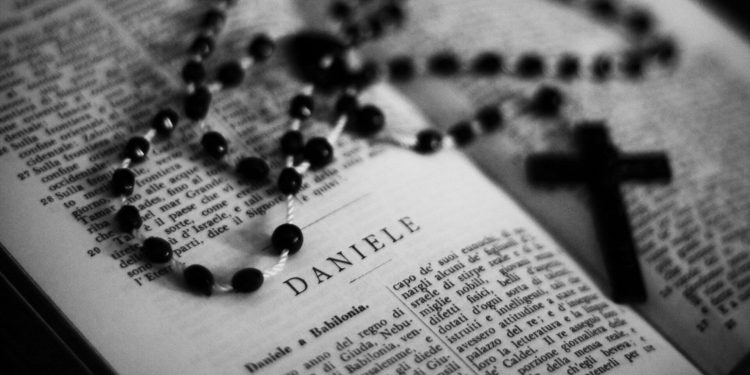 ABD’de Hristiyanları Çin’de İncil dağıtacağı vaadiyle 33 milyon dolar dolandıran kişi aranıyor