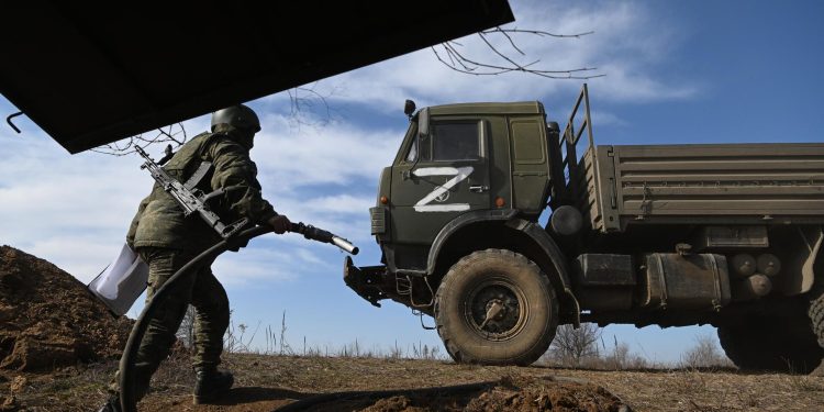 Aç Ukraynalı askerler teslim olmak için Dinyeper’ı geçti