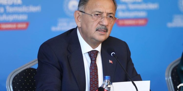 Bakan Özhaseki: Taviz yok, fay kırığının geçtiği yerde 65 metrelik bir hatta bina koyamazsınız