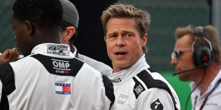 Brad Pitt’ten Hollywood grevine destek: Formula 1 filminin çekimlerini durdurdu