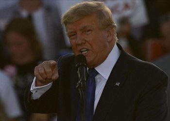 ‘Dolar egemenliğini kaybediyor’ diyen Trump: Ülkemiz cehenneme gidiyor