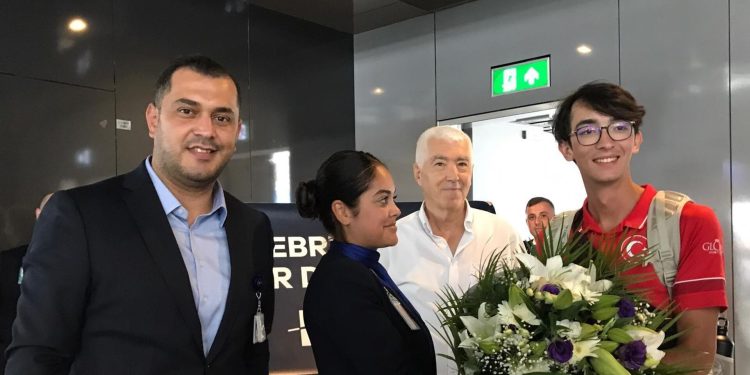 Dünya şampiyonu Mete Gazoz İstanbul’da: ‘Bundan sonraki hedefimiz 2024’te şampiyon olmak’