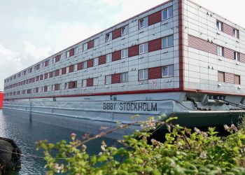 İngiltere’de sığınmacı gemisi lejyonella bakterisi nedeniyle boşaltıldı