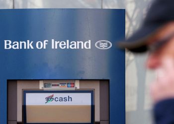 İrlanda’da fazla para veren ATM’lerde kuyruk oluştu