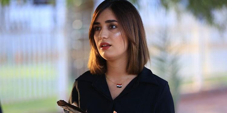 Kuran yakma eylemlerini protesto için İsveç pasaportunu yakan Iraklı kadın ülkesine döndü