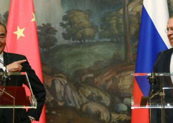 Lavrov ve Çinli mevkidaşı Wang, Batı’nın Rusya ve Çin karşıtı cepheleşme politikasına tepki gösterdi