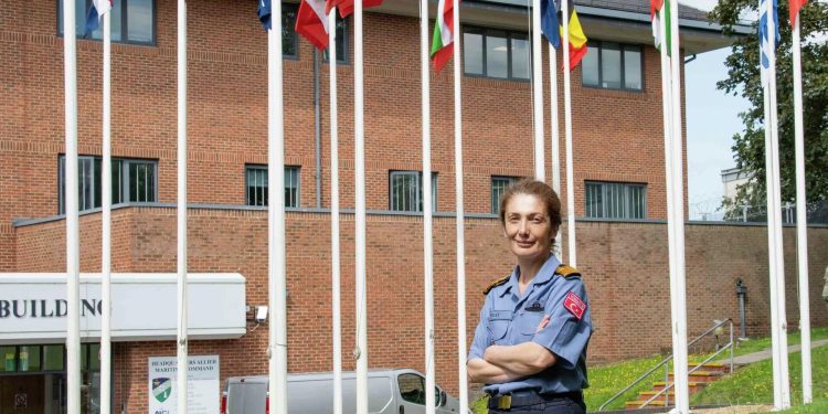 NATO’dan Türkiye’nin ilk kadın amirali olan Gökçen Fırat’a övgü