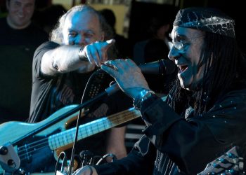 Rock müziğinin efsanesi Erkin Koray için ünlülerden taziye mesajı