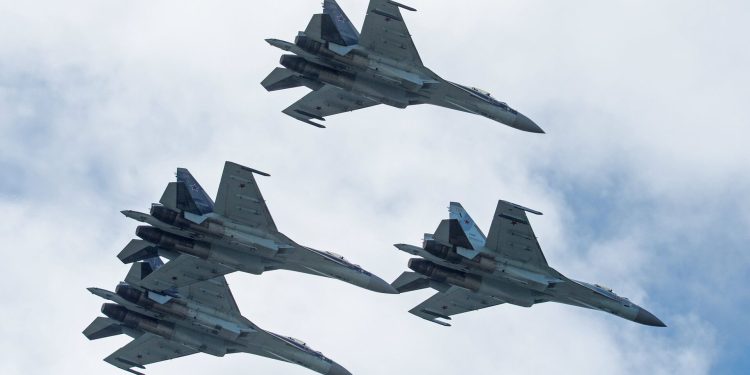 Suriye’de bir F-35 savaş uçağı, Rus Su-35 jetine tehlikeli biçimde yaklaştı