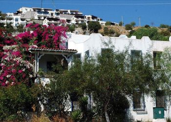 Yıllarca hizmetçisi olduğu ev, babasının çıktı: 1 milyarlık servete ortak oldu